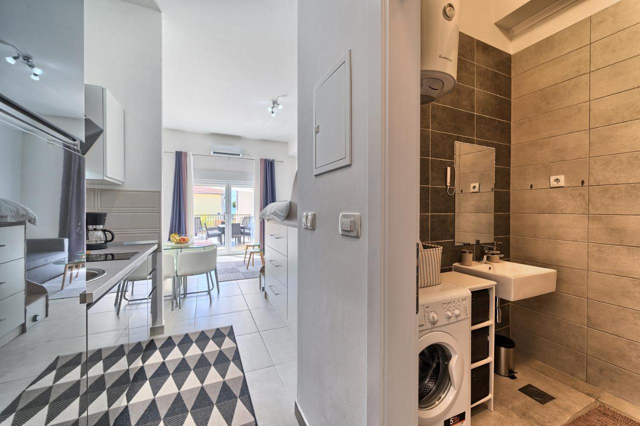 Terrace Apartment Danny Каштела Экстерьер фото